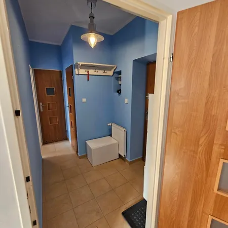 Morski - Obrońców Helu Blisko Fokarium, Dworca, Plaży Hel