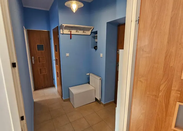 Morski - Obroncow Helu Blisko Fokarium, Dworca, Plazy هيل